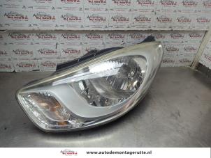 O208310 Gebruikte koplamp links Hyundai I10