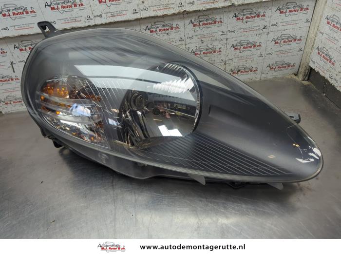 Gebruikte Koplamp rechts Fiat Punto Grande O208316