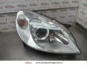 O208327 Gebruikte rechter koplamp Mercedes B-Klasse