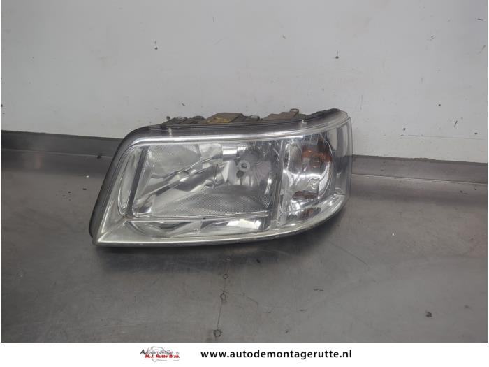 Gebruikte Koplamp links Volkswagen Transporter O208359