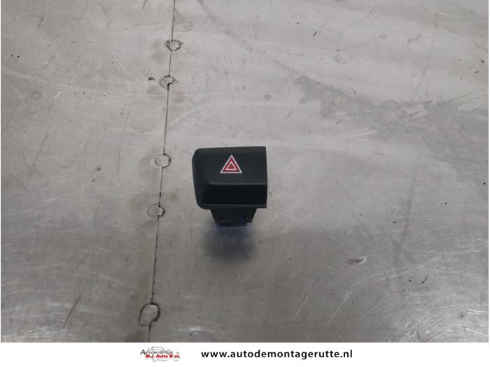 Gebruikte Paniekverlichtings Schakelaar Peugeot 208 O208408