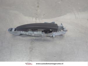 O208400 Gebruikte portiergreep 4deurs links-voor Peugeot 208