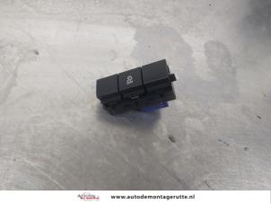 O208421 Gebruikte esp schakelaar Peugeot 208