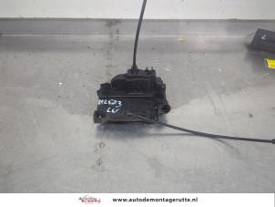 O208447 Gebruikte slotmechaniek portier 4deurs links-voor Renault Scenic
