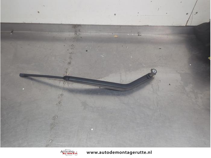 Gebruikte Ruitenwisserarm achter Renault Laguna O208457