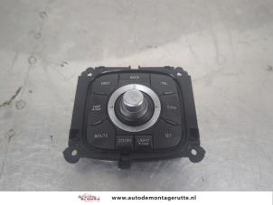 O208473 Gebruikte bedieningspaneel multi media Renault Laguna