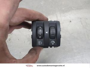 O208469 Gebruikte schakelaar koplamp ihv Renault Laguna