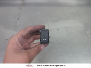 O208468 Gebruikte pdc schakelaar Renault Laguna