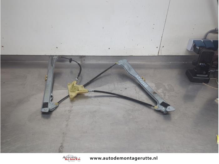 Gebruikte Ruitmechaniek 4Deurs links-voor Renault Laguna O208484