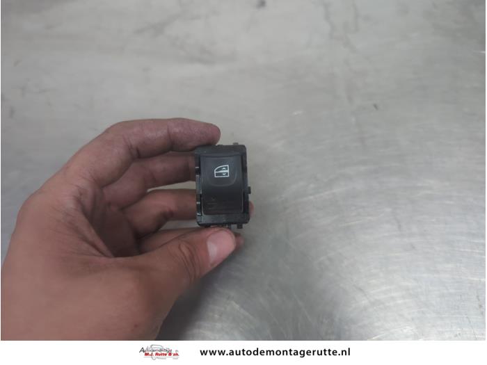 Gebruikte Elektrisch Raam Schakelaar Renault Laguna O208495