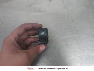 O208495 Gebruikte elektrisch raam schakelaar Renault Laguna