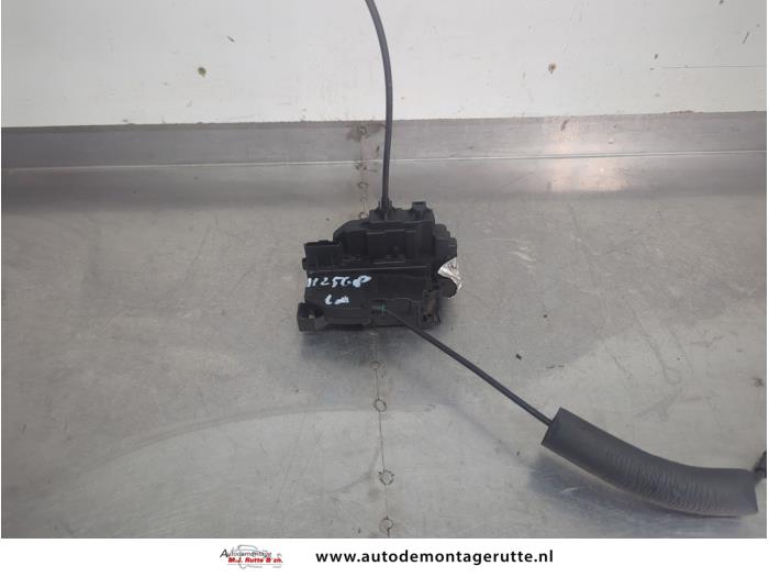 Gebruikte Deurslot Mechaniek 4Deurs links-achter Renault Laguna O208488