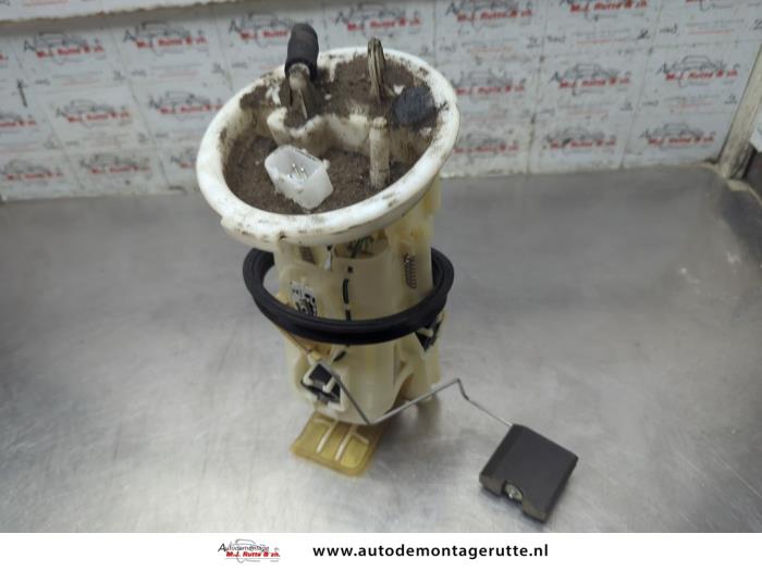 Gebruikte Brandstofpomp Elektrisch BMW 3 serie Compact (E46/5) 316ti 16V Prijs op aanvraag aangeboden door Autodemontage M.J. Rutte B.V.