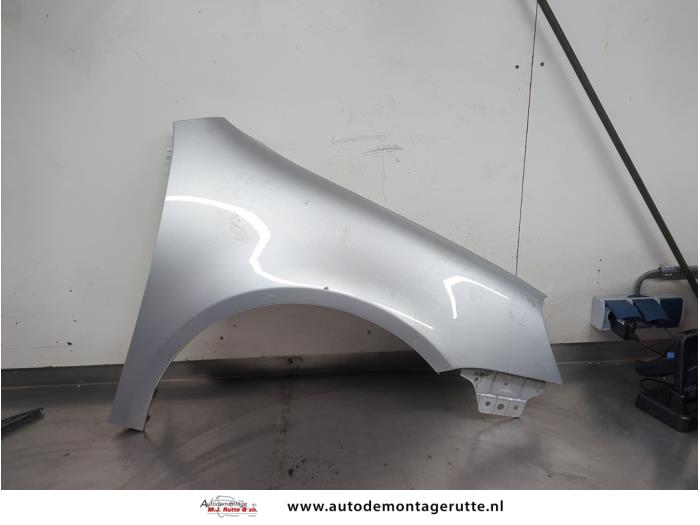 Gebruikte Spatbord rechts-voor Volkswagen Golf O208535