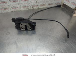 O208561 Gebruikte portierslot mechaniek 4deurs links-voor Renault Modus