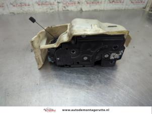 O208572 Gebruikte slotmechaniek portier 2deurs rechts Volkswagen Golf