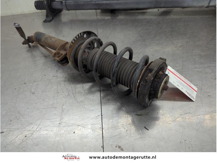 Gebruikte Schokdemperpoot links-voor Volkswagen Golf O208627