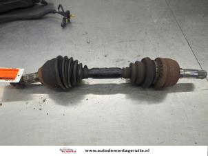 O208653 Gebruikte steekas links-voor Opel Vectra