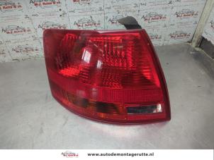 O208655 Gebruikte achterlicht links Audi A4