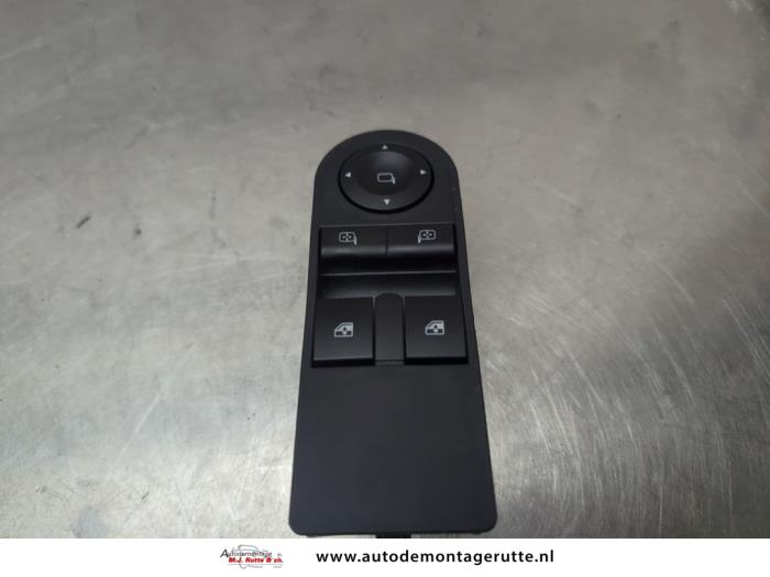 Gebruikte Elektrisch Raam Schakelaar Opel Astra O208663