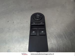 O208663 Gebruikte elektrisch raam schakelaar Opel Astra