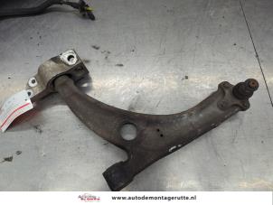 O208682 Gebruikte triangel links-voor Volkswagen Passat
