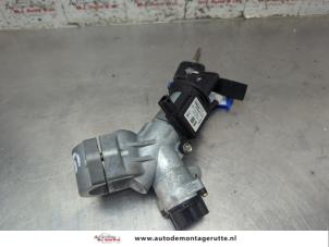O208700 Gebruikte kontaktslot+sleutel Nissan Micra