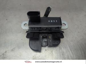 O208755 Gebruikte achterklep slotmechaniek Seat Altea