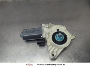 O208801 Gebruikte motor electrisch raam Mercedes B-Klasse