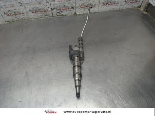 O208833 Gebruikte injector (benzine injectie) BMW 1-Serie