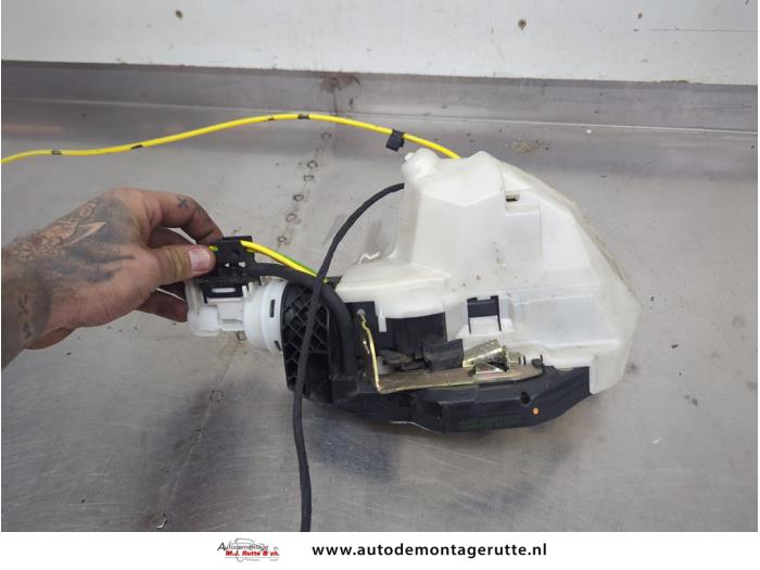 Gebruikte Deurslot Mechaniek 4Deurs links-achter Mercedes S-Klasse O208824