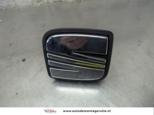 O208861 Gebruikte schakelaar achterklep Seat Ibiza