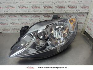 O208863 Gebruikte koplamp links Seat Ibiza