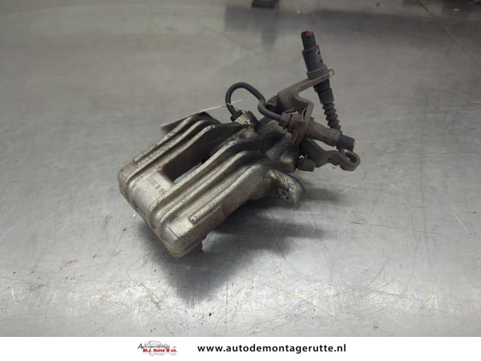 Gebruikte Remklauw (Tang) links-achter Volkswagen Golf O208886