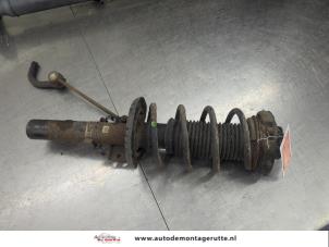 O208904 Gebruikte mac phersonpoot links-voor Volkswagen Polo