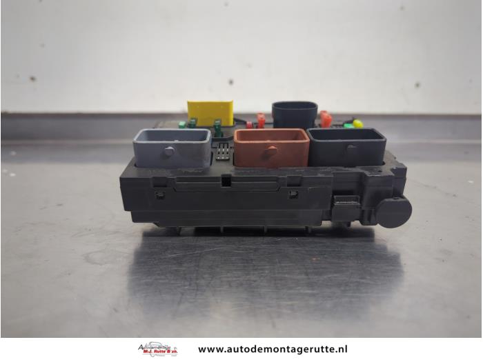 Gebruikte Zekeringkast Peugeot 307 O208963