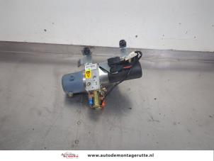 O208994 Gebruikte cabriodak motor Renault Megane