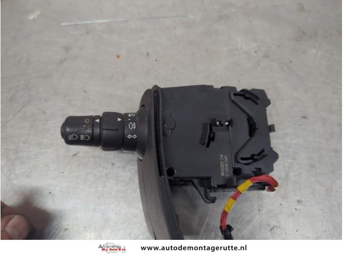Gebruikte Pinker Schakelaar Renault Clio O209010