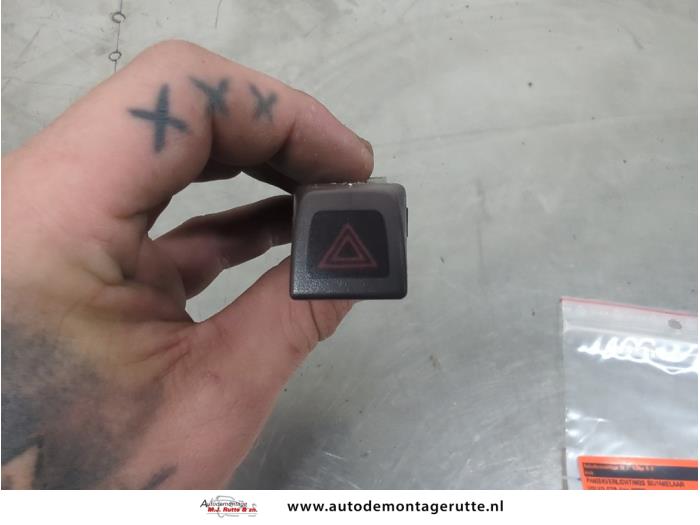 Gebruikte Gevarenlicht Schakelaar Volvo C70 O209043