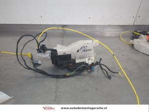 O209074 Gebruikte portierslot mechaniek 4deurs links-voor Mercedes S-Klasse
