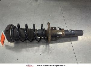 O209124 Gebruikte voorpoot rechts Volkswagen Polo
