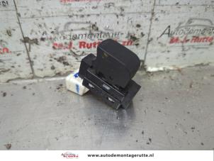 O209202 Gebruikte schakelaar elektrisch raam Suzuki Alto
