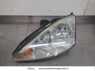 O209261 Gebruikte koplamp links Ford Focus