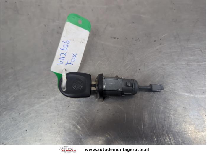 Gebruikte Portierslot Cilinder links Volkswagen Fox O209273