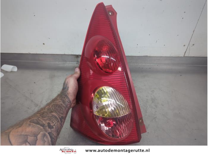 Gebruikte Achterlicht links Peugeot 107 O209315