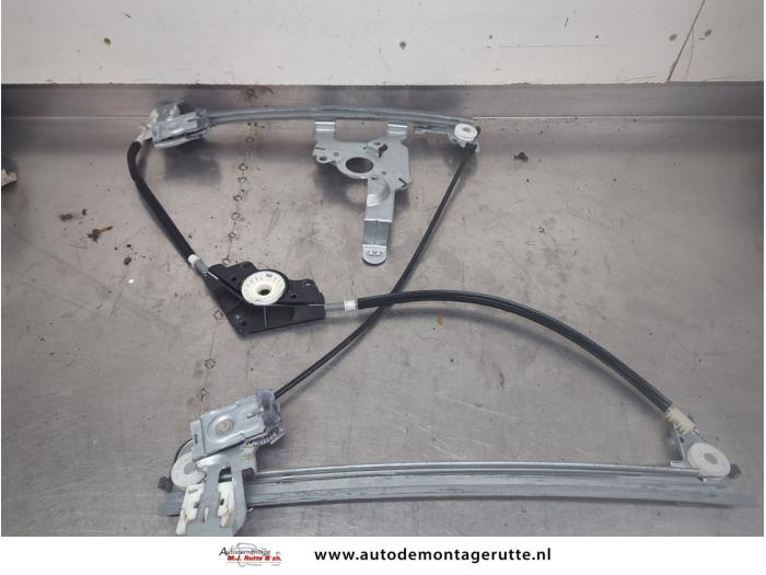 Gebruikte Raammechaniek 4Deurs links-voor Skoda Octavia O209331