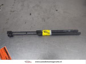 O209334 Gebruikte set gasdempers achterklep Hyundai I10