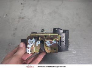 O209362 Gebruikte slotmechaniek portier 4deurs rechts-voor Ford Focus