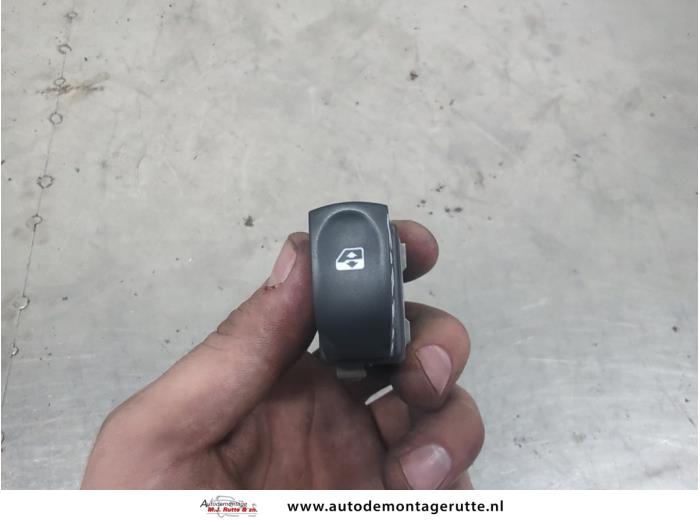 Gebruikte Raam schakelaar elektrisch Renault Twingo O209396