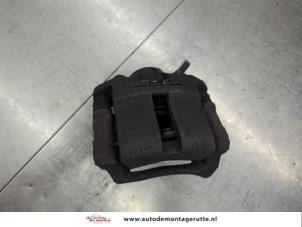 O209417 Gebruikte remklauw (tang) links-voor Renault Twingo